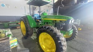 TRACTOR JOHN DEERE - 5705